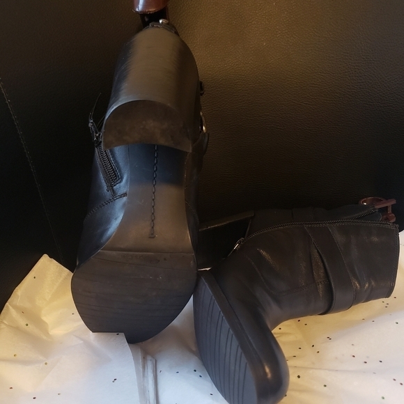 HP. Stuart Weitzman Leather Bootie - Picture 8 of 16